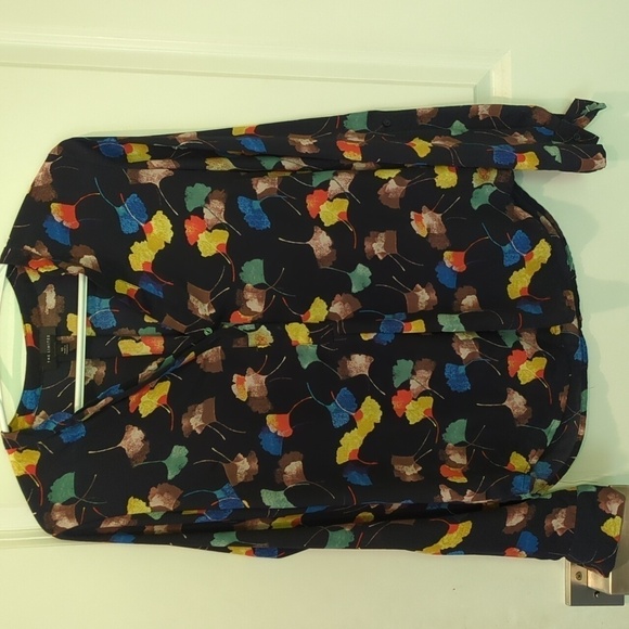 Ann Taylor  & The Limited - set of 2 Floral blouses in XS or SP - Picture 5 of 9